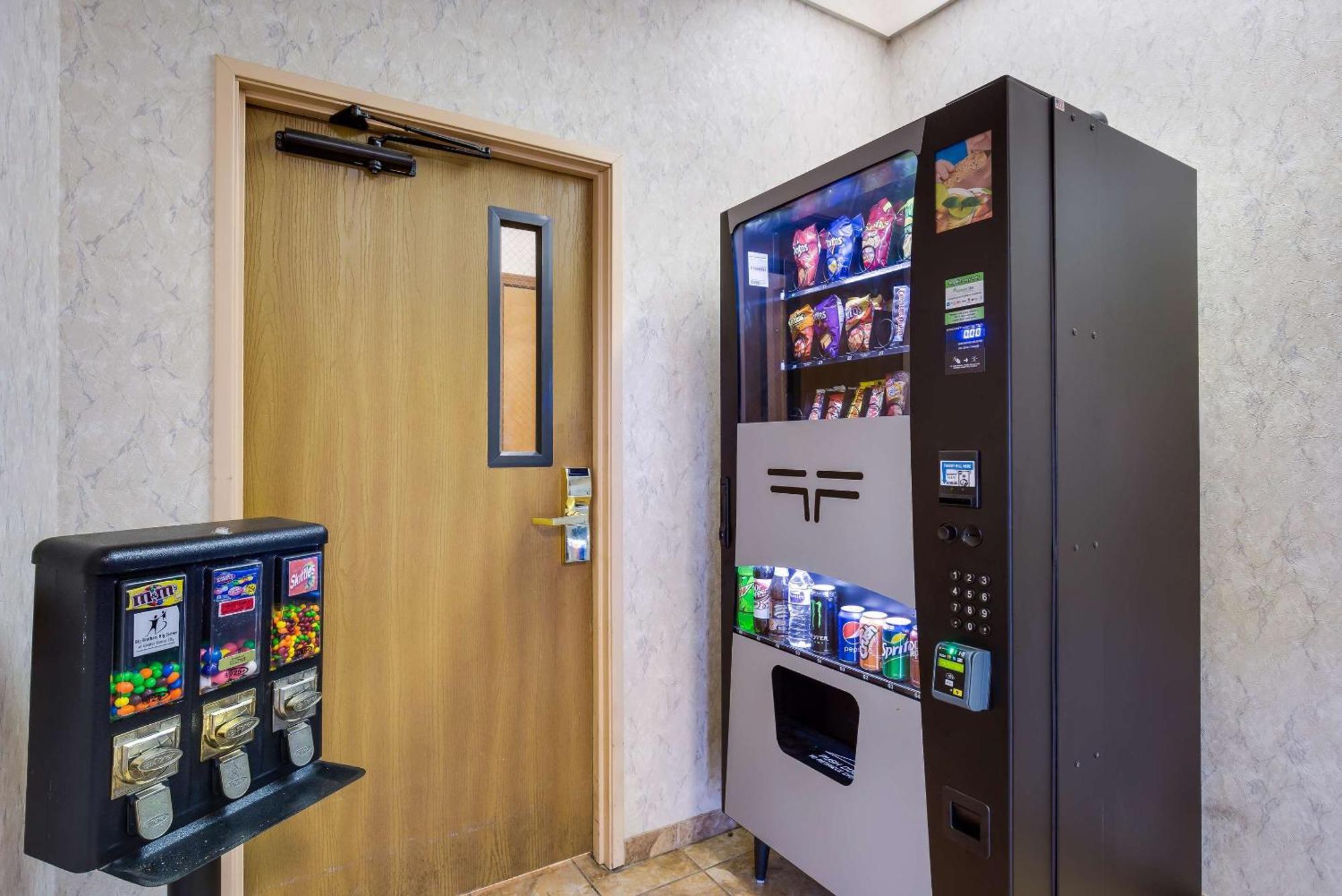 クオリティ イン インターステート 70 ニア カンサス スピードウェイ カンザスシティ エクステリア 写真
